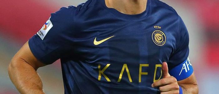 Cristiano_Ronaldo_playing_for_Al_Nassr_FC_against_Persepolis,_September_2023_(cropped)